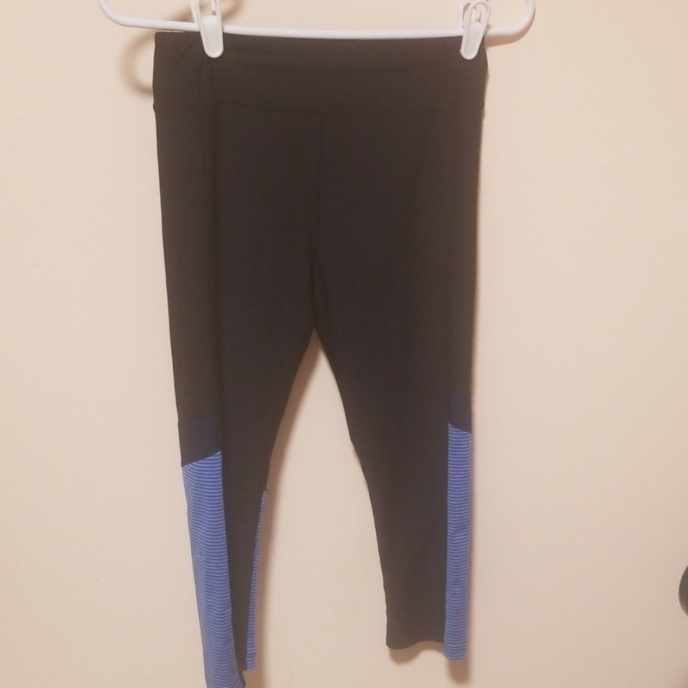 Under Armour Heat Gear cropped leggings size S